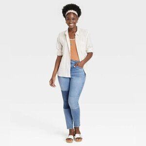 NWT Universal Thread High Rise Skinny Patched Jeans FITTED HIP & THIGH Size 4